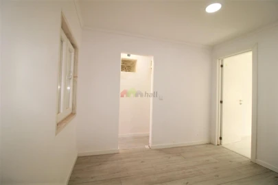 Moradia T9 para Venda em Ajuda