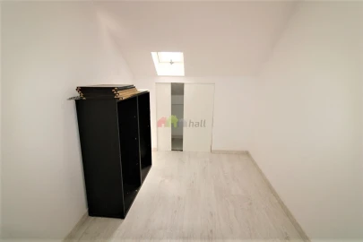 Moradia T9 para Venda em Ajuda
