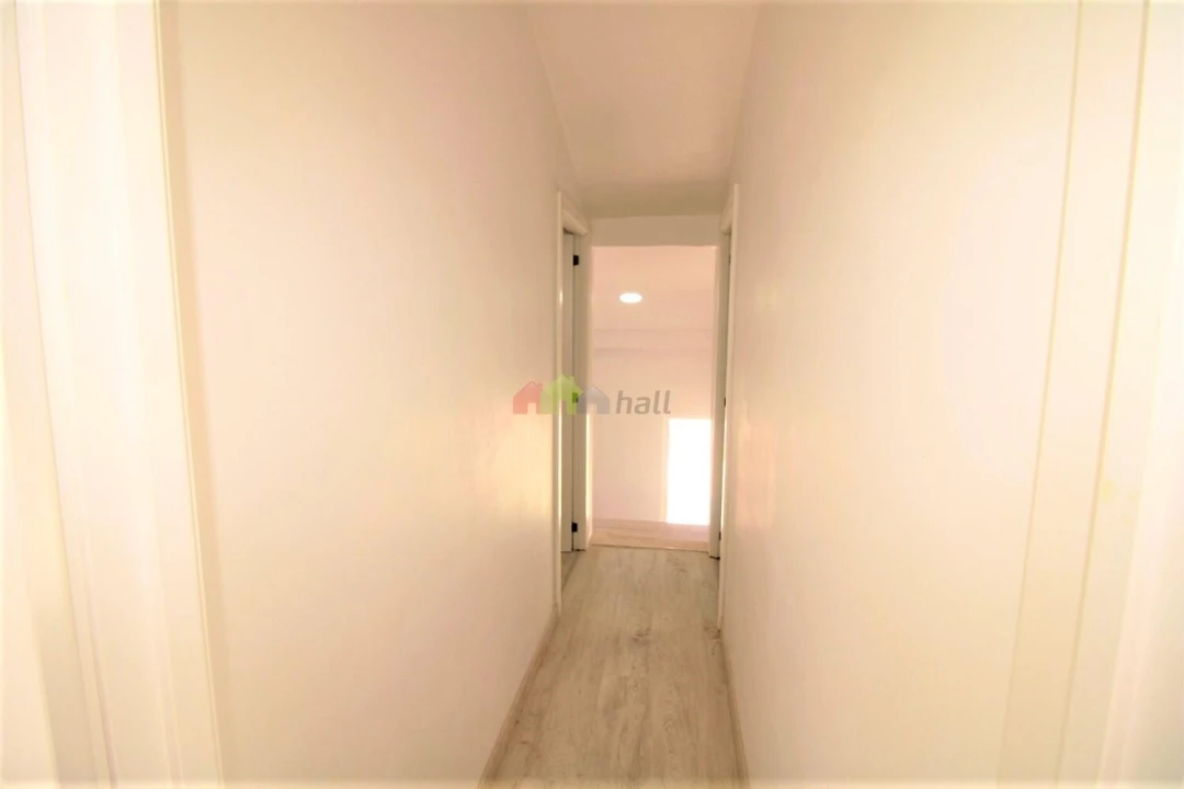 Moradia T9 para Venda em Ajuda Foto 22