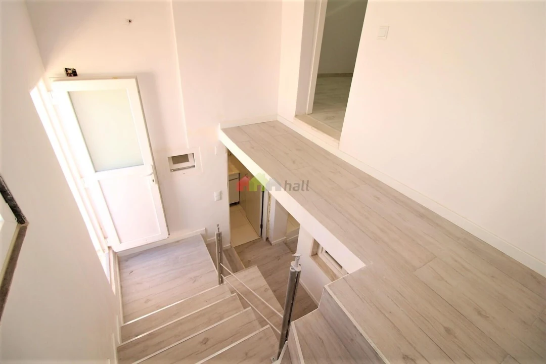 Moradia T9 para Venda em Ajuda Foto 17