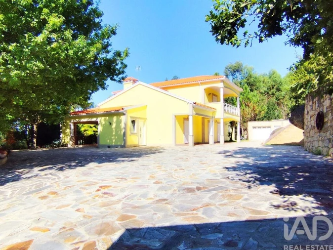 Moradia T5 para Venda em Refoios do Lima Foto 24