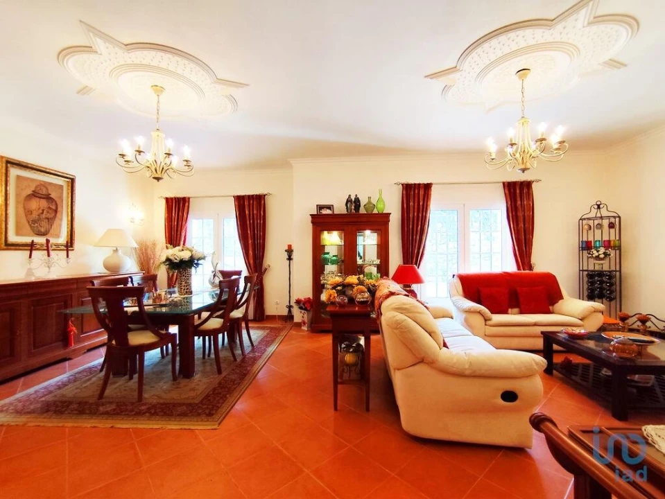 Moradia T5 para Venda em Refoios do Lima Foto 1