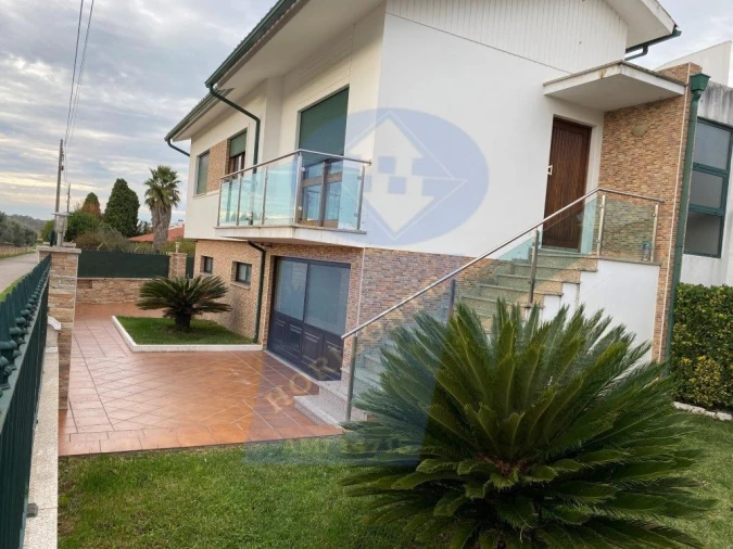 Moradia T4 para Venda em Arcos e Mogofores Foto 5