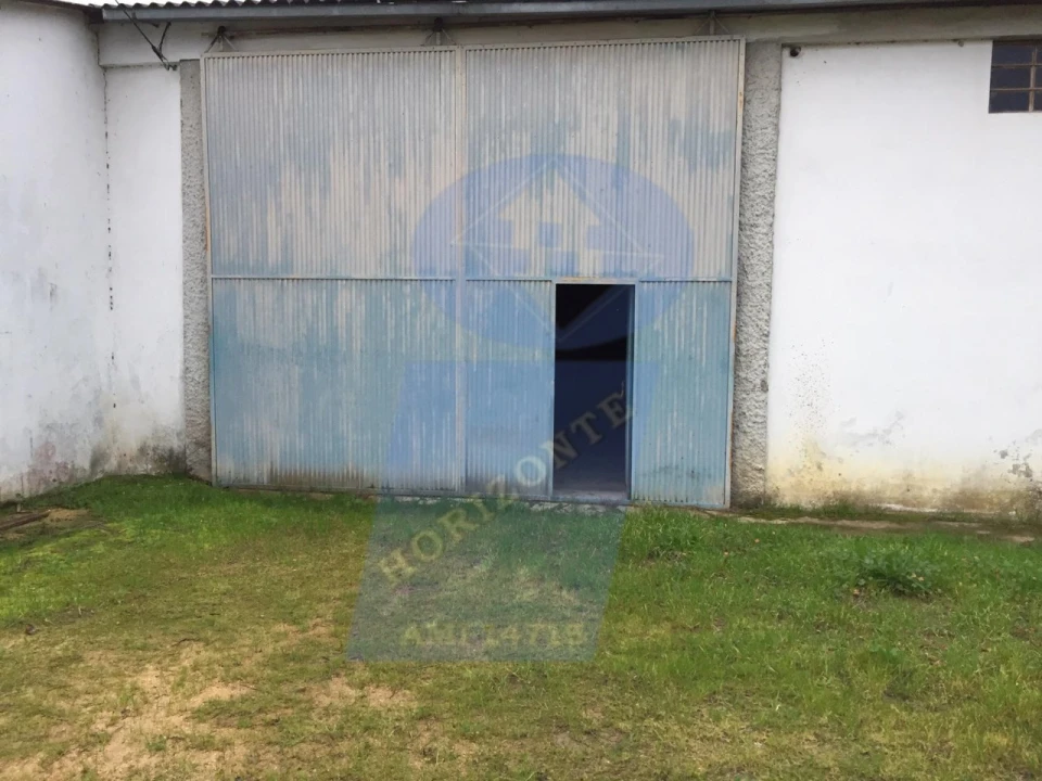 Armazém para Arrendamento em Oliveira do Bairro Foto 2