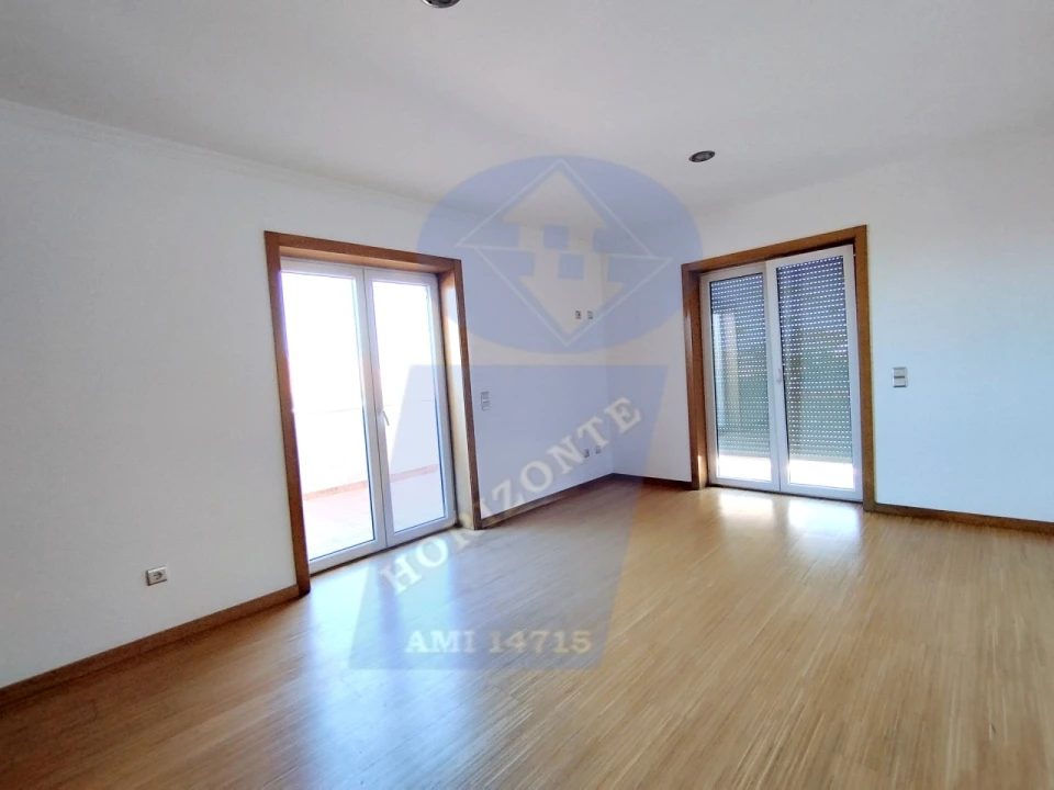 Apartamento T4 para Venda em Ouca Foto 22