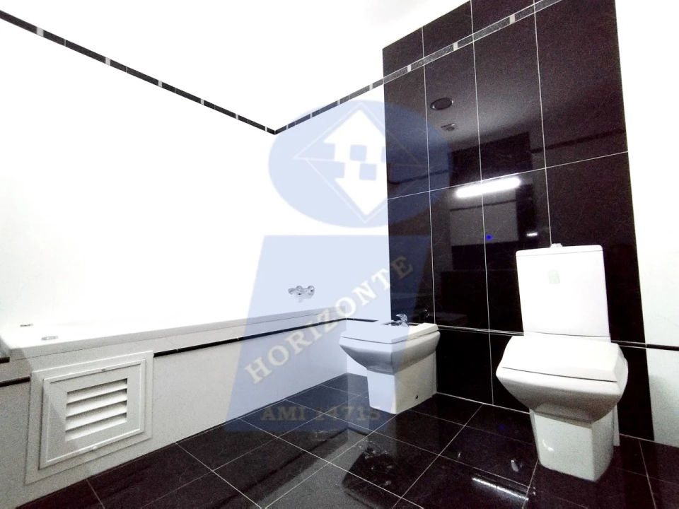 Apartamento T4 para Venda em Ouca Foto 32