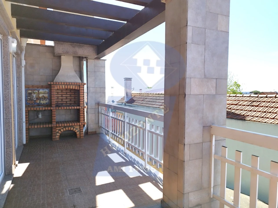 Apartamento T4 para Venda em Ouca Foto 44