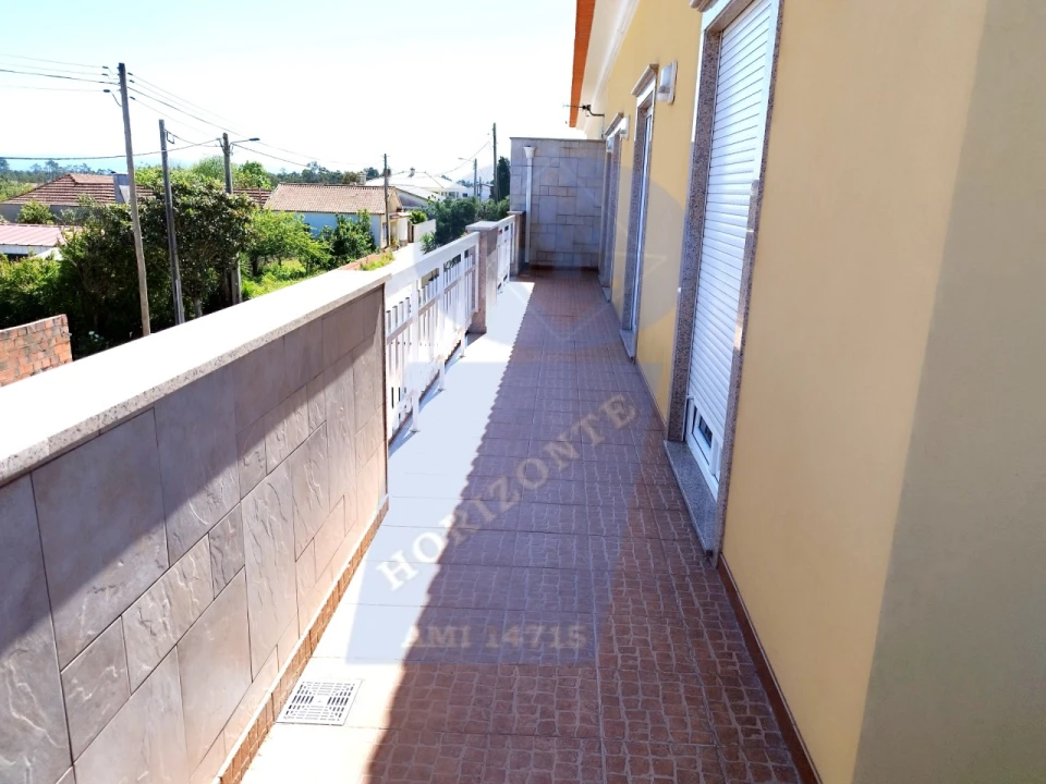 Apartamento T4 para Venda em Ouca Foto 47