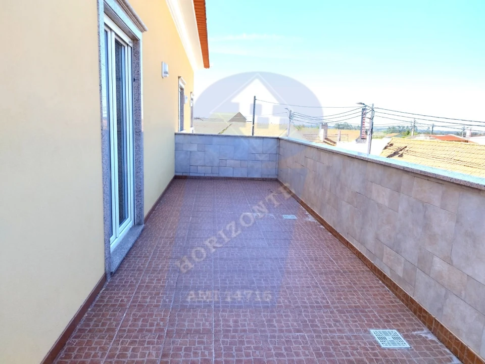 Apartamento T4 para Venda em Ouca Foto 48
