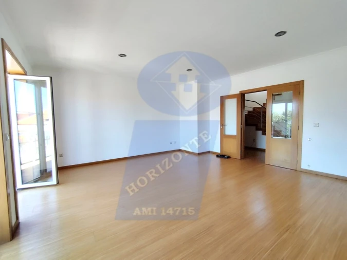 Apartamento T4 para Venda em Ouca