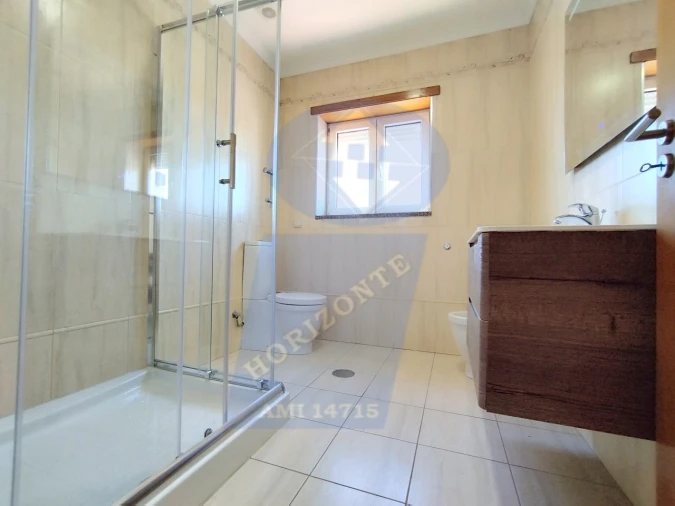 Apartamento T4 para Venda em Ouca Foto 15