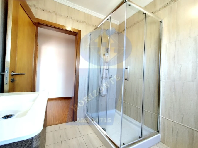 Apartamento T4 para Venda em Ouca Foto 16