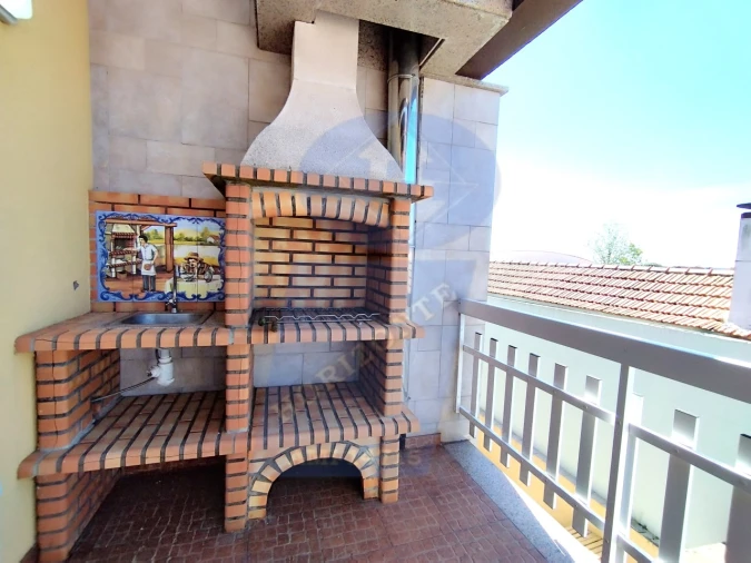 Apartamento T4 para Venda em Ouca Foto 42