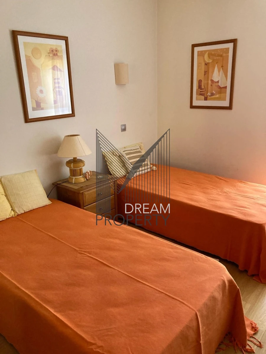 Apartamento T2 para Arrendamento em Quarteira Foto 8