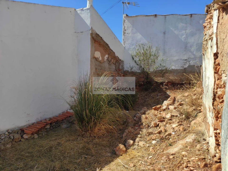 Terreno para Venda em Lagos (São Sebastião e Santa Maria) Foto 3