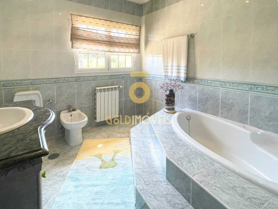 Moradia T4 para Venda em Sobrado e Bairros Foto 32