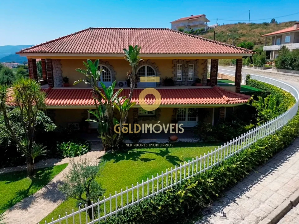 Moradia T4 para Venda em Sobrado e Bairros Foto 3