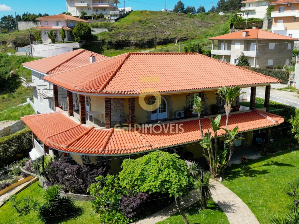 Moradia T4 para Venda em Sobrado e Bairros Foto 3