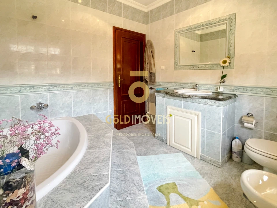 Moradia T4 para Venda em Sobrado e Bairros Foto 31