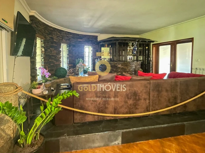 Moradia T4 para Venda em Sobrado e Bairros Foto 45