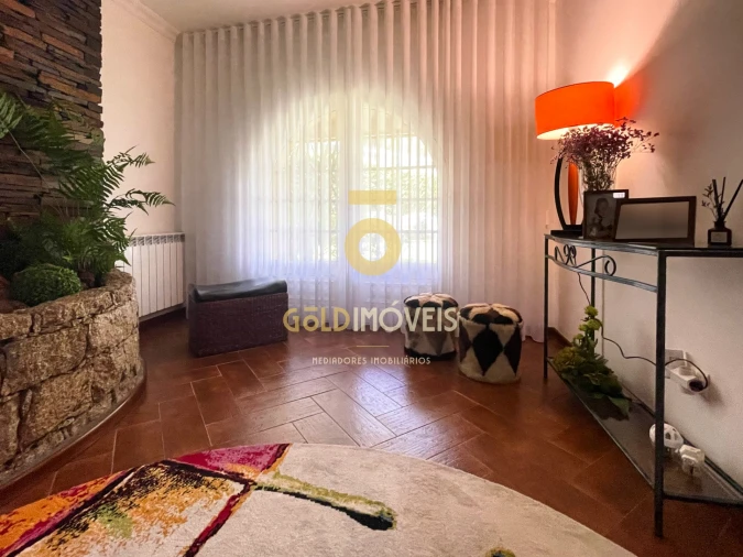 Moradia T4 para Venda em Sobrado e Bairros Foto 11