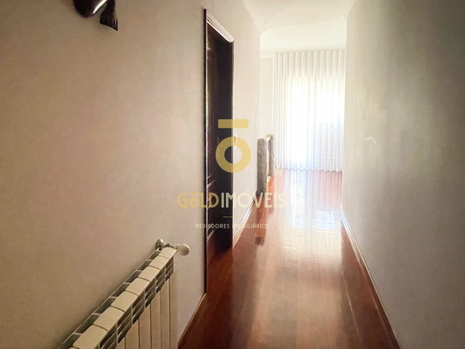 Moradia T4 para Venda em Sobrado e Bairros Foto 23