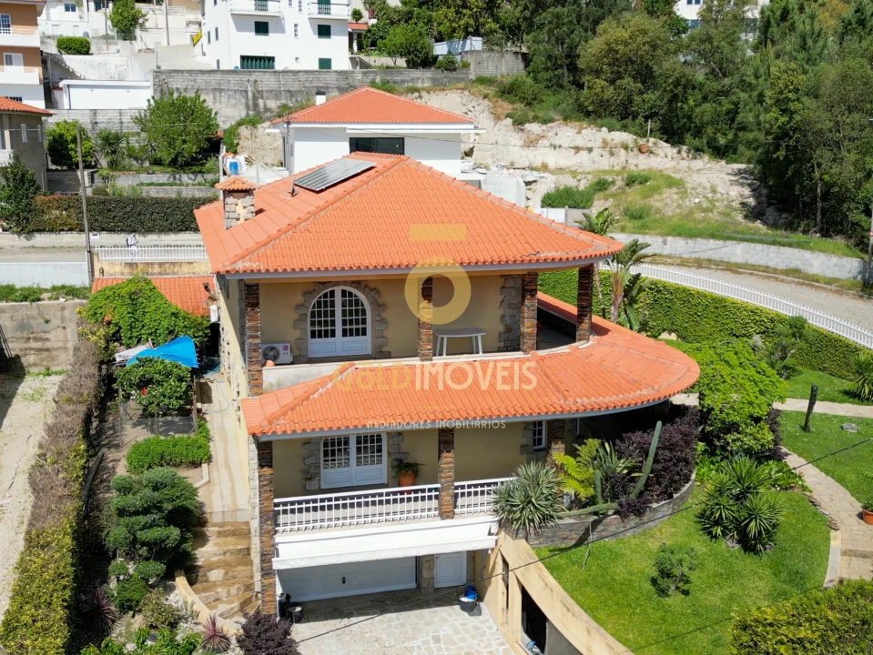 Moradia T4 para Venda em Sobrado e Bairros Foto 30