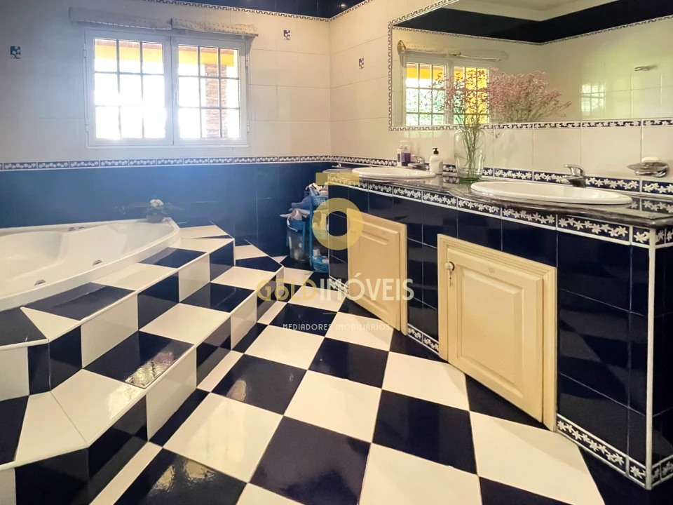 Moradia T4 para Venda em Sobrado e Bairros Foto 18