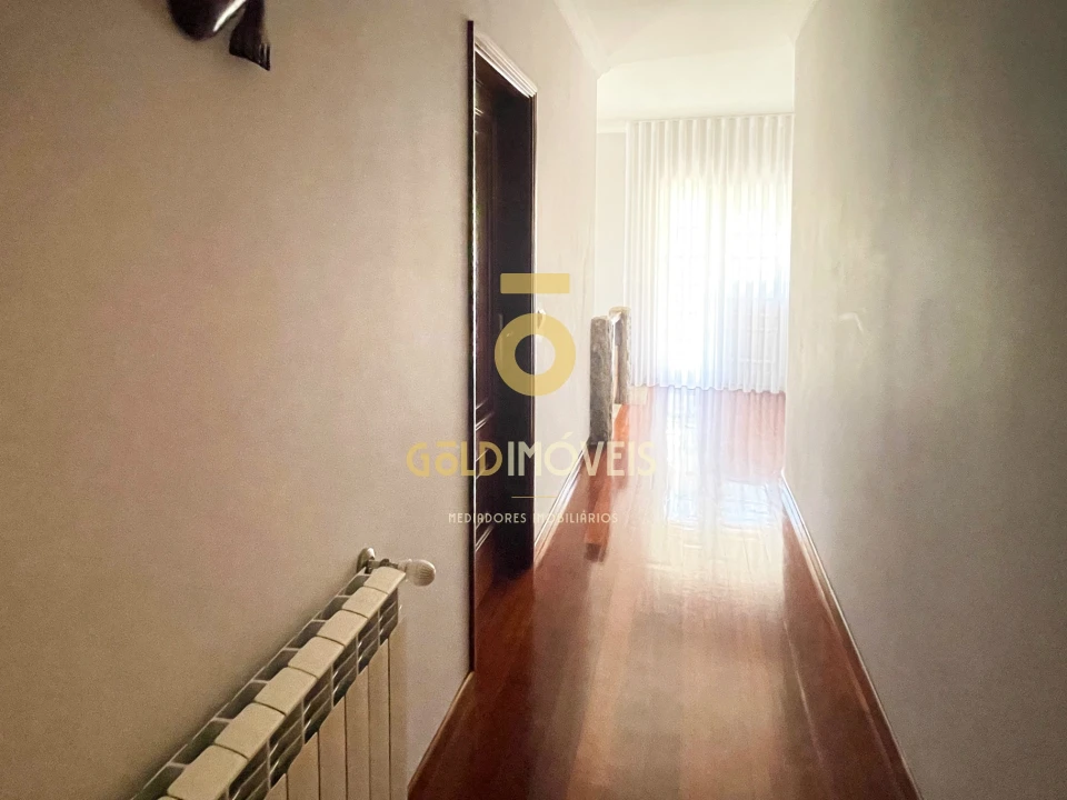 Moradia T4 para Venda em Sobrado e Bairros Foto 23