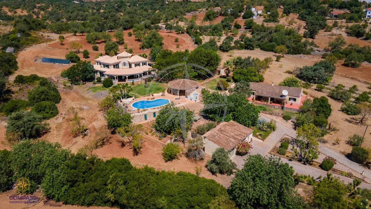 Moradia T6 para Venda em Conceição e Cabanas de Tavira Foto 4