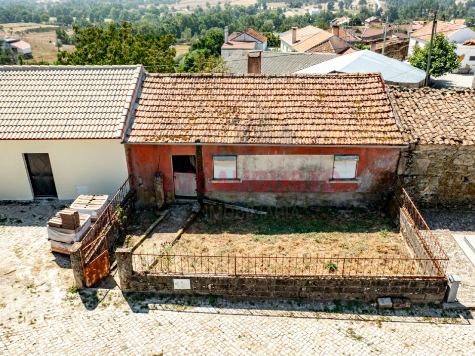 Moradia T3 para Venda em Lamegal Foto 4