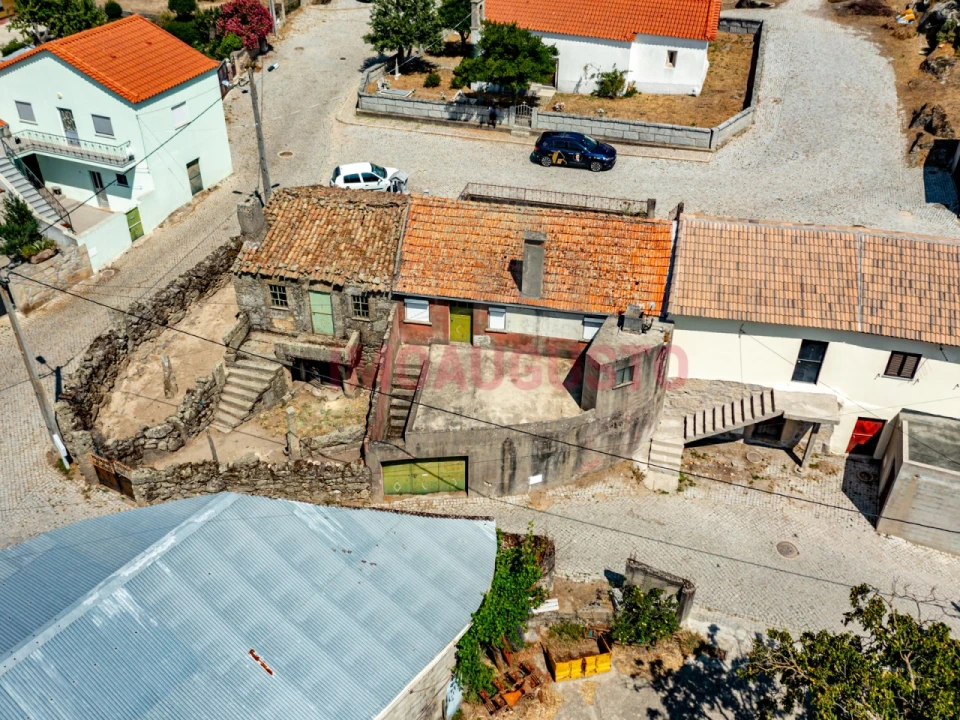 Moradia T3 para Venda em Lamegal Foto 2