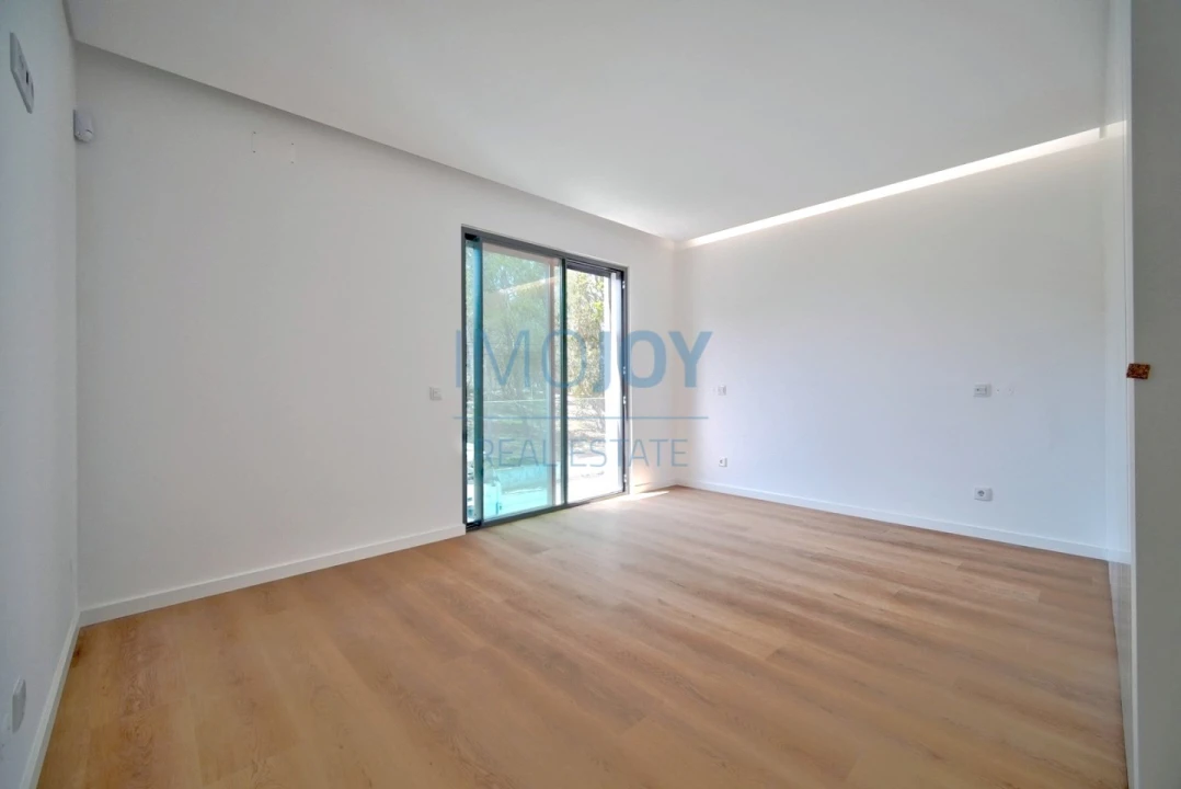 Moradia T4 para Venda em Alcabideche Foto 33