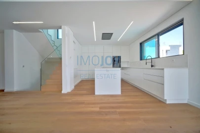 Moradia T4 para Venda em Alcabideche