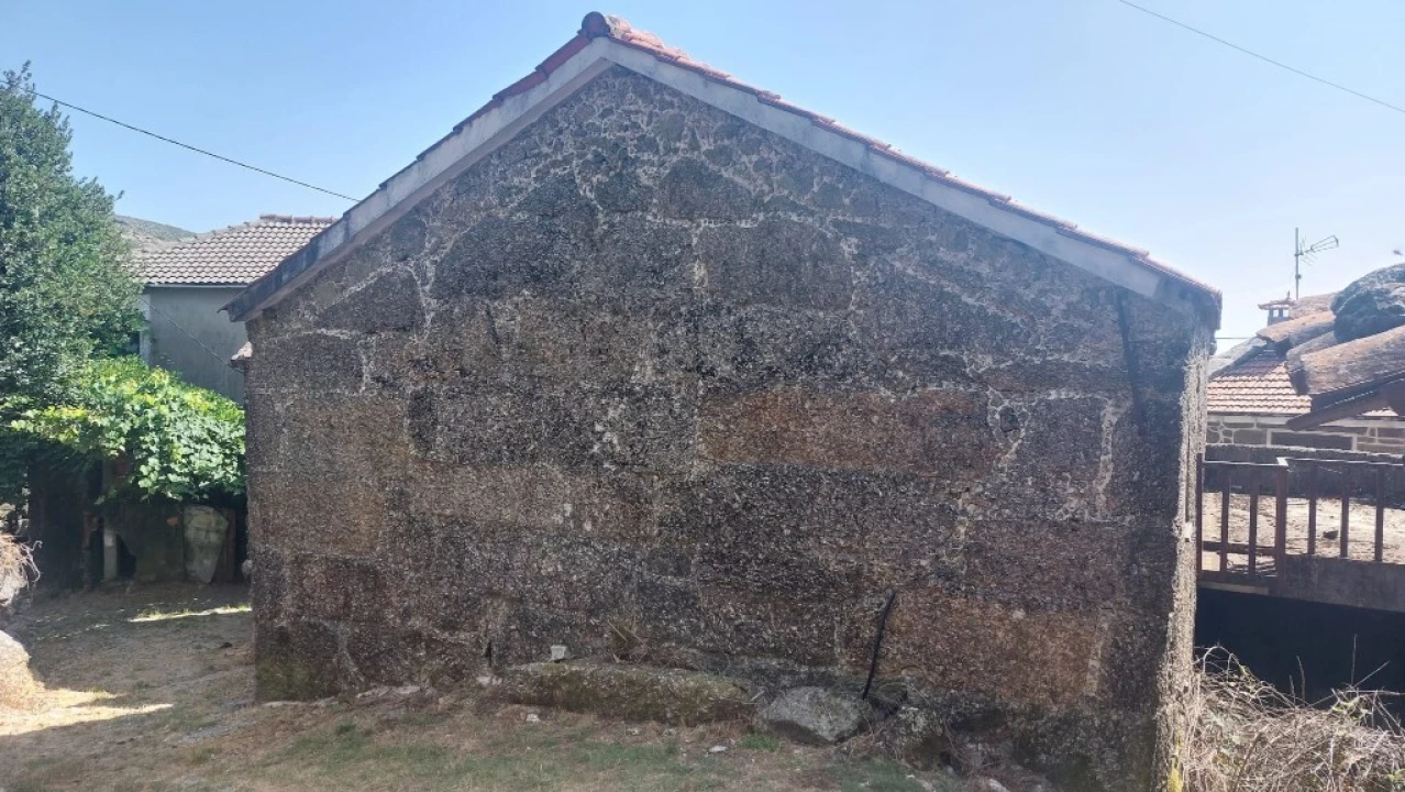 Moradia para Venda em Chorense e Monte Foto 15