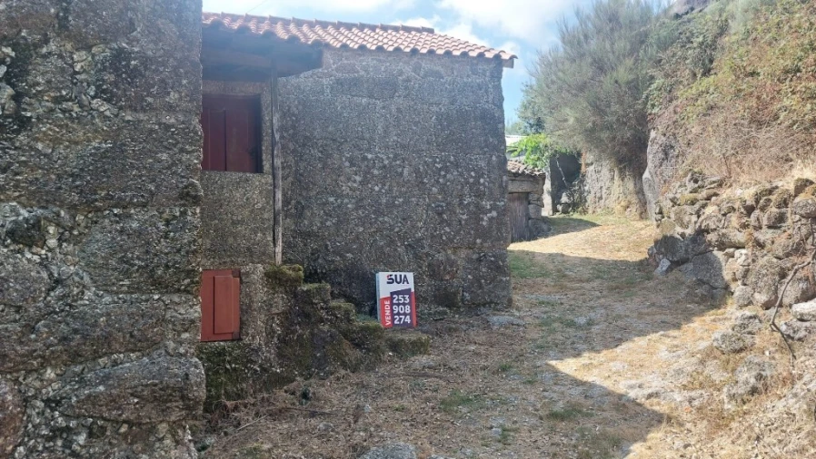 Moradia para Venda em Chorense e Monte Foto 16