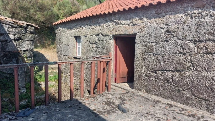 Moradia para Venda em Chorense e Monte Foto 2
