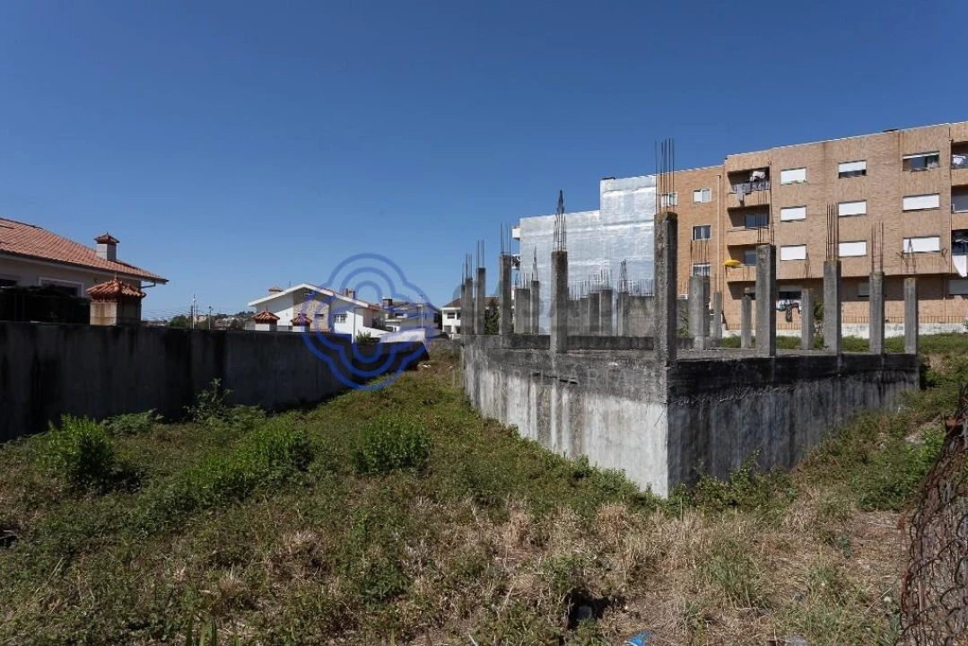 Terreno para Venda em Campo e Sobrado Foto 1