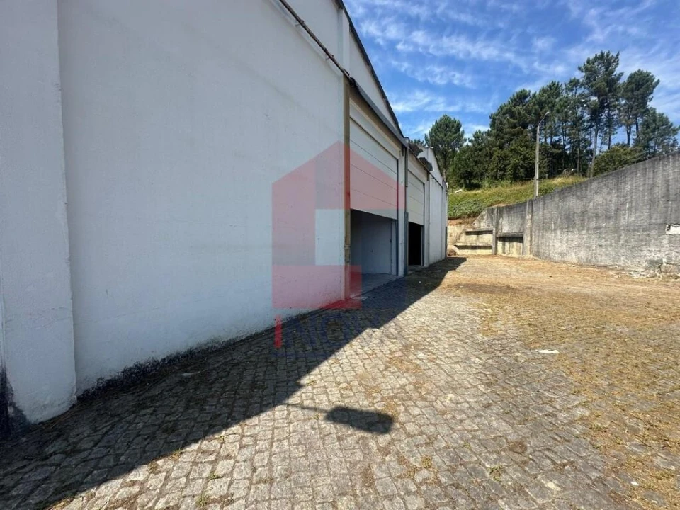 Armazém para Arrendamento em Oriz (Santa Marinha) e Oriz (São Miguel) Foto 2