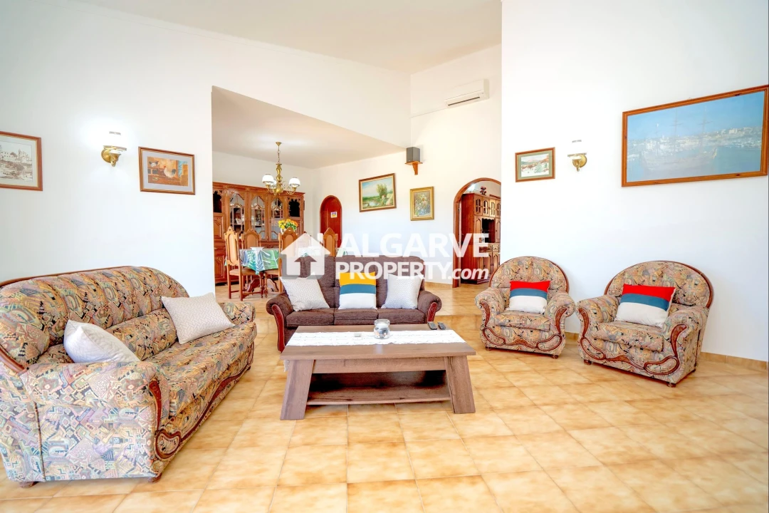 Moradia T3 para Venda em Santa Barbara de Nexe Foto 15