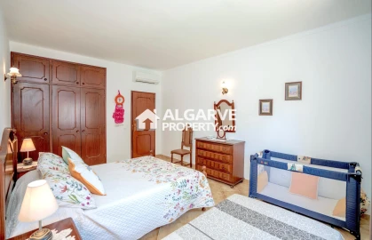 Moradia T3 para Venda em Santa Barbara de Nexe