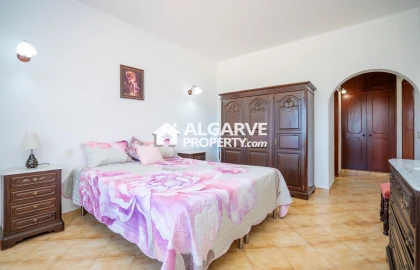Moradia T3 para Venda em Santa Barbara de Nexe