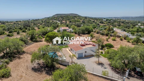 Moradia T3 para Venda em Santa Barbara de Nexe