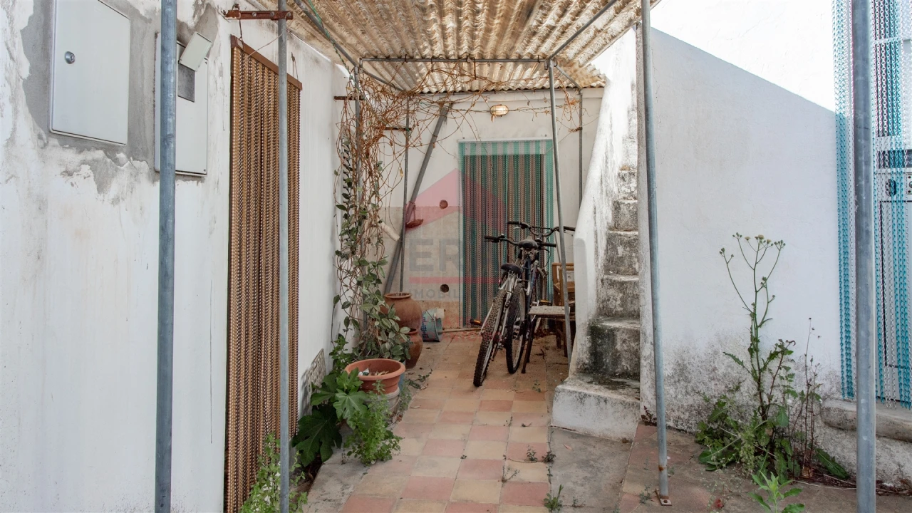 Moradia T1 para Venda em Vaqueiros Foto 3