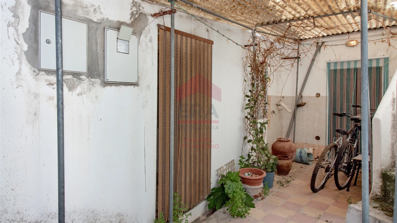 Moradia T1 para Venda em Vaqueiros Foto 4