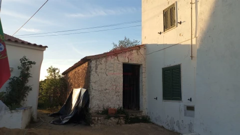 Moradia T6 para Venda em Alcoutim e Pereiro