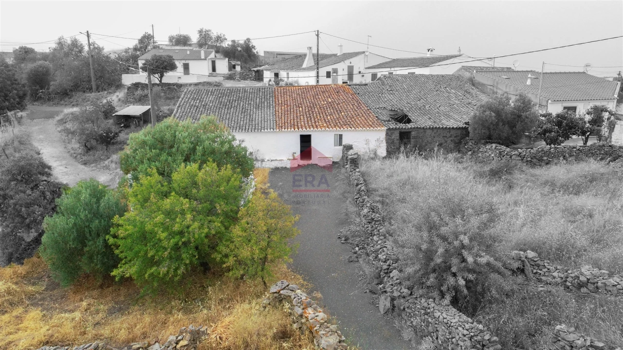 Moradia T0 para Venda em Martim Longo Foto 10