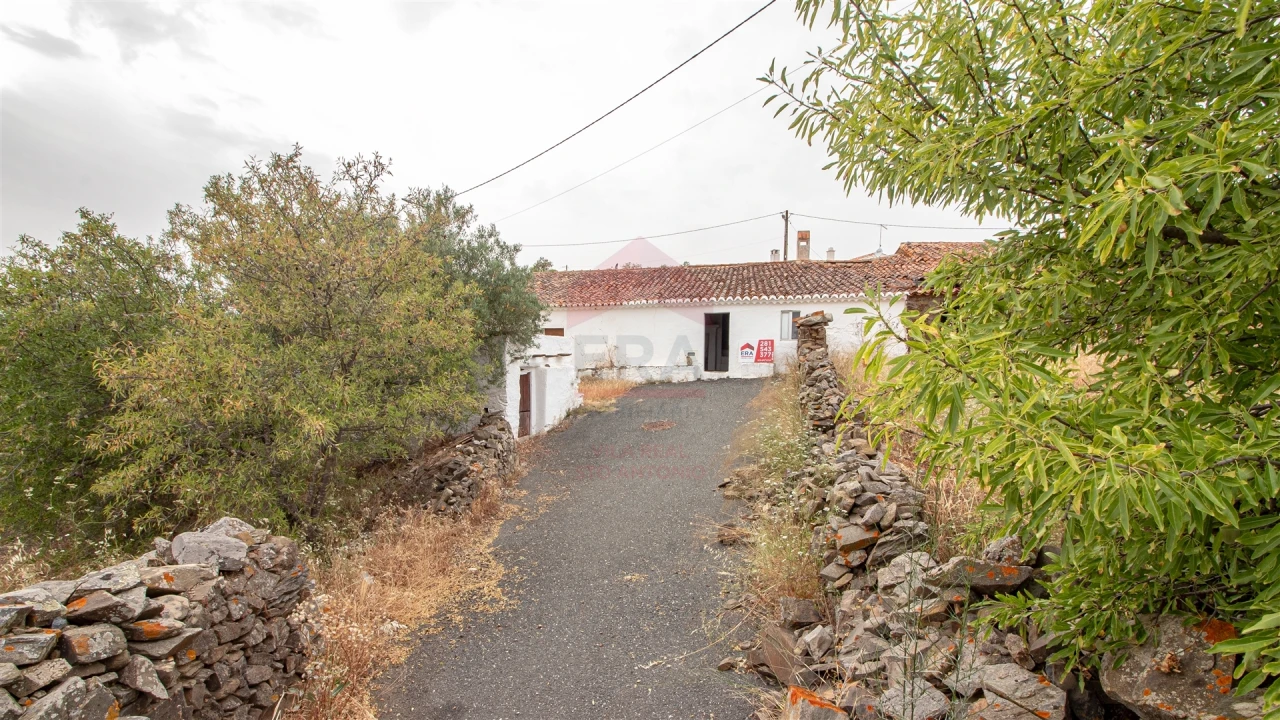 Moradia T0 para Venda em Martim Longo Foto 14