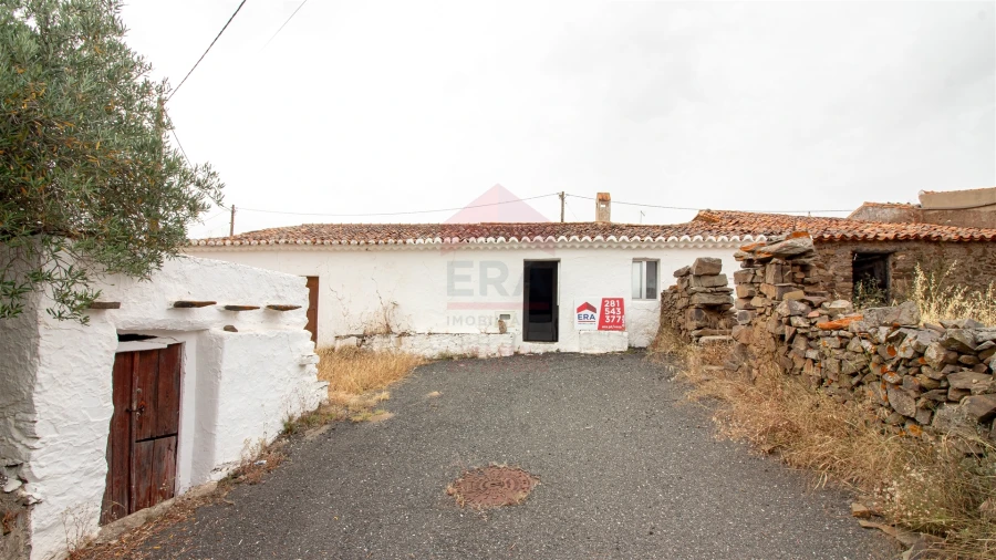 Moradia T0 para Venda em Martim Longo Foto 13