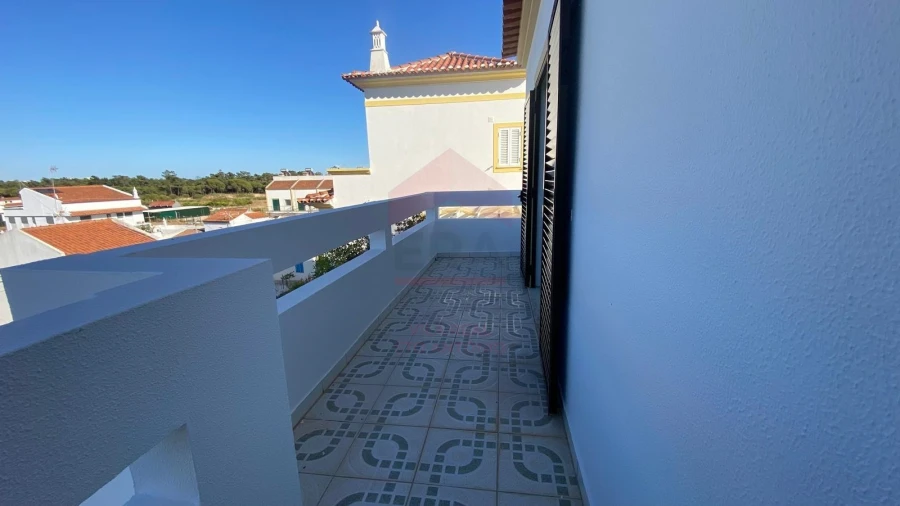 Moradia T3 para Venda em Monte Gordo Foto 9